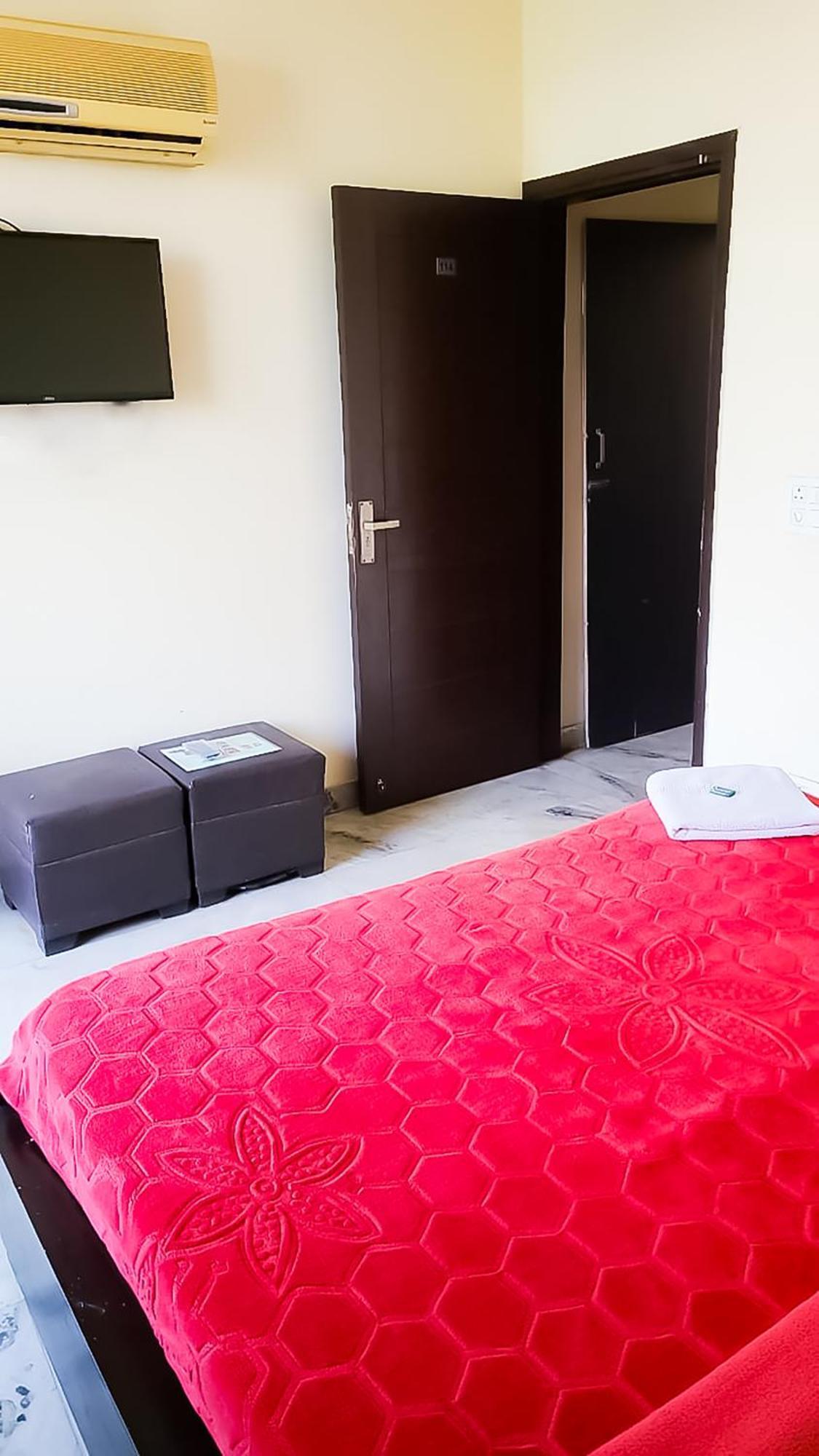 Deluxe Room In Cr Park Neu-Delhi Exterior foto