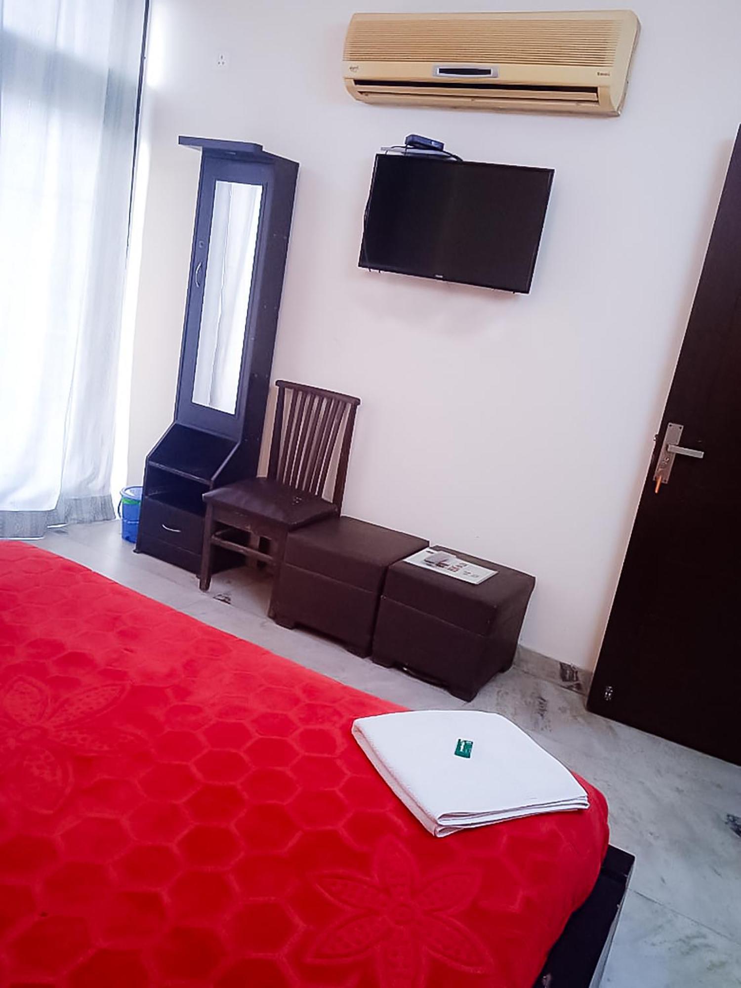 Deluxe Room In Cr Park Neu-Delhi Exterior foto